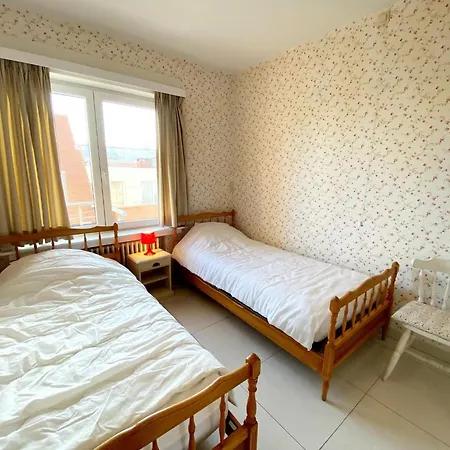 Attic Near Beach, Cleaning Included Дом отдыха *