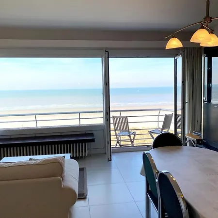 Attic Near Beach, Cleaning Included Сasa de vacaciones Nieuwpoort